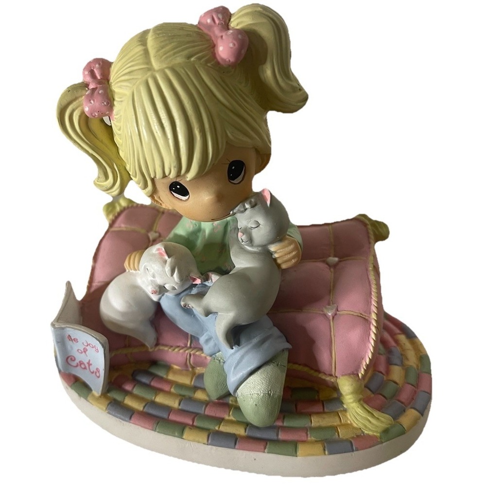 Precious Moments Home Is Where My Cats Are Figurine Pawprints Collect 1227B 2010